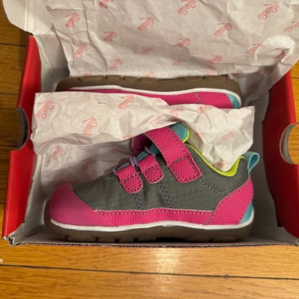 New in Box See Kai Run Summit Girl's Boots in Berry/Gray size 7